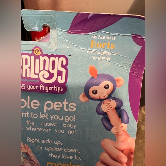 Blue baby monkey Boris‎ Fingerlings new NIP kids toy - Picture 3 of 3